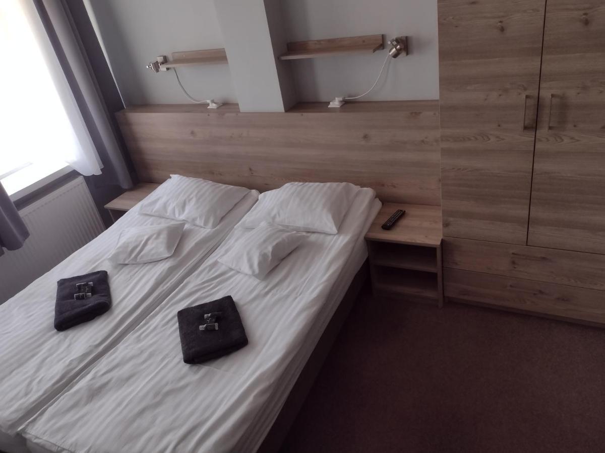 Hostel Helios Września Kültér fotó